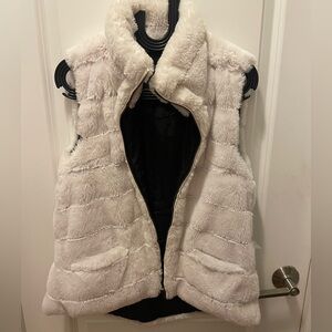Women’s small reversible vest